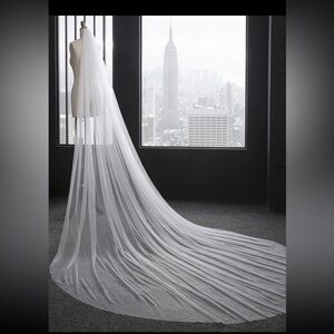 Elegant White Bridal Veil